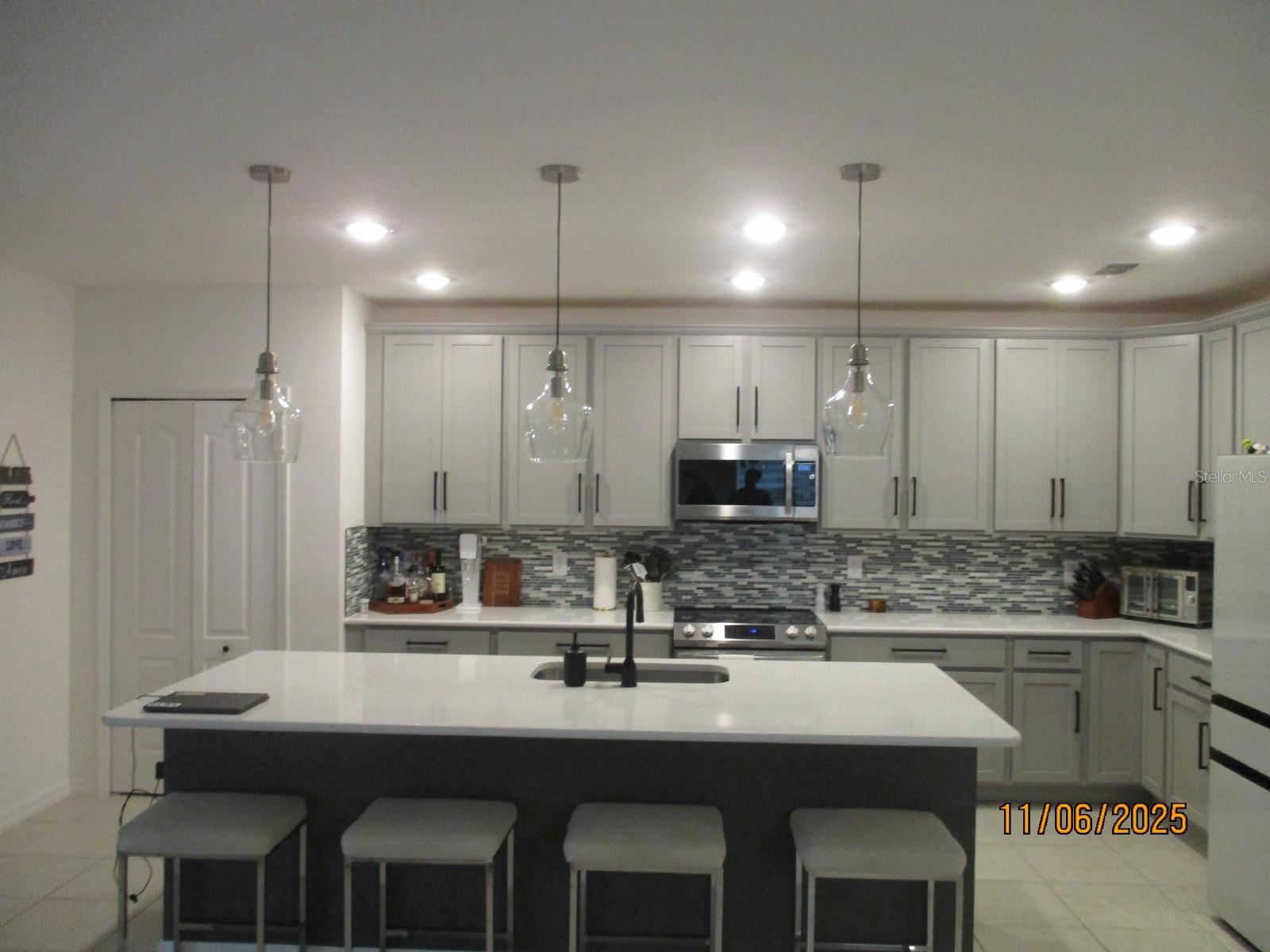 Image 16 of 41 For 11612 Armada Way 11612