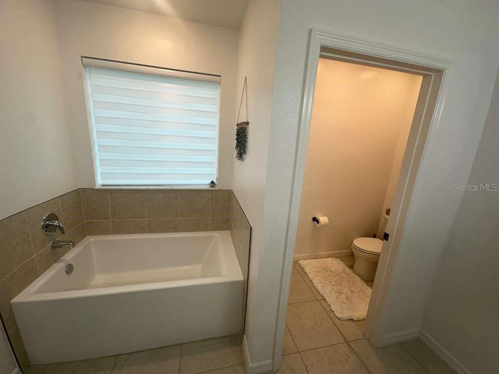 Image 26 of 41 For 11612 Armada Way 11612