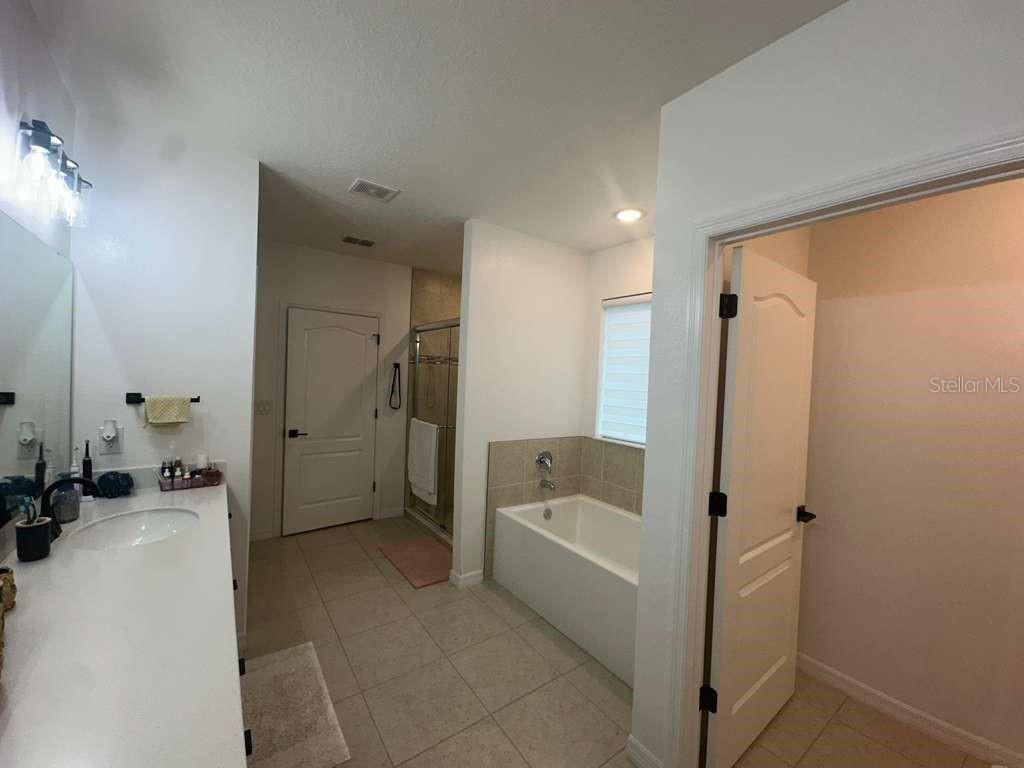 Image 27 of 41 For 11612 Armada Way 11612