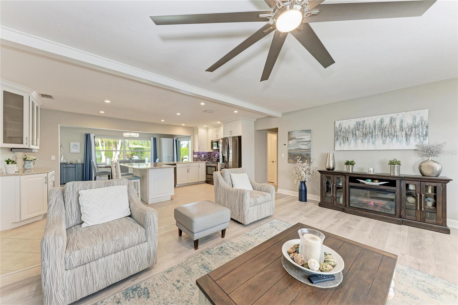 Image 12 of 74 For 5112 26th Avenue W