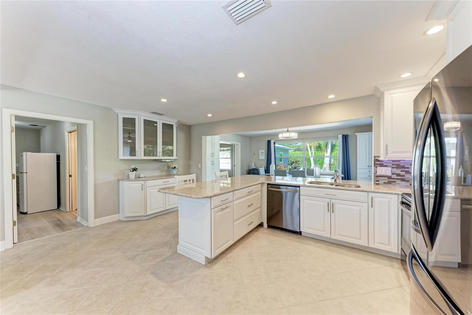 Image 15 of 74 For 5112 26th Avenue W