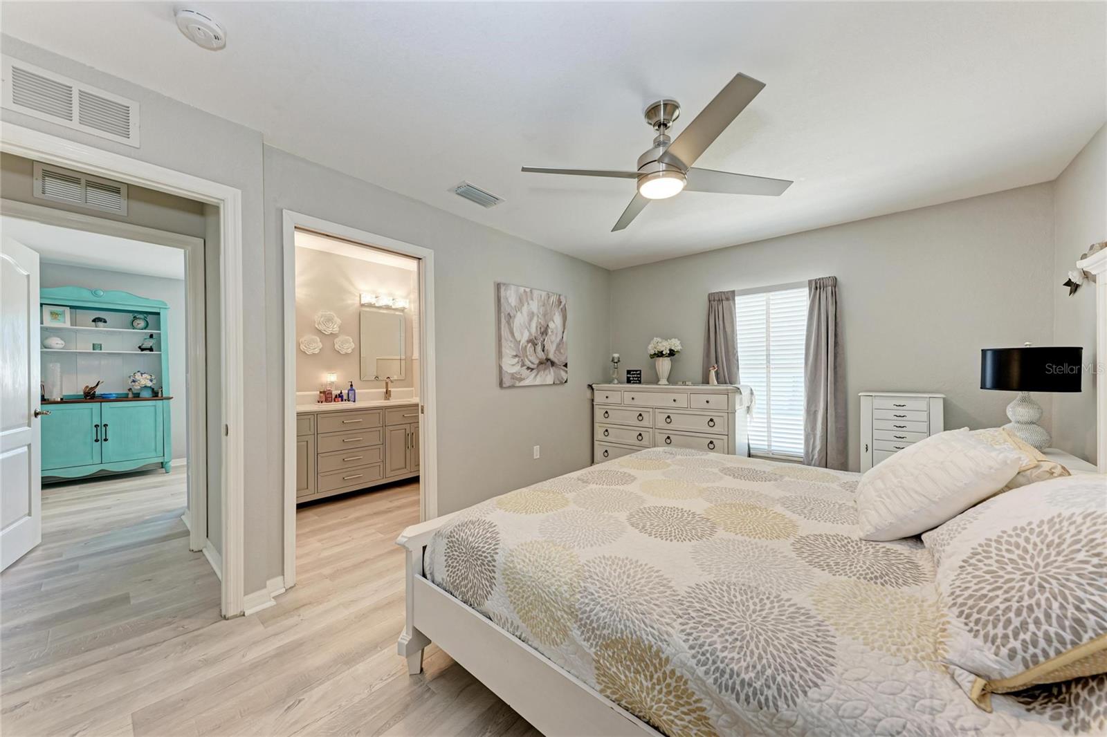 Image 22 of 74 For 5112 26th Avenue W