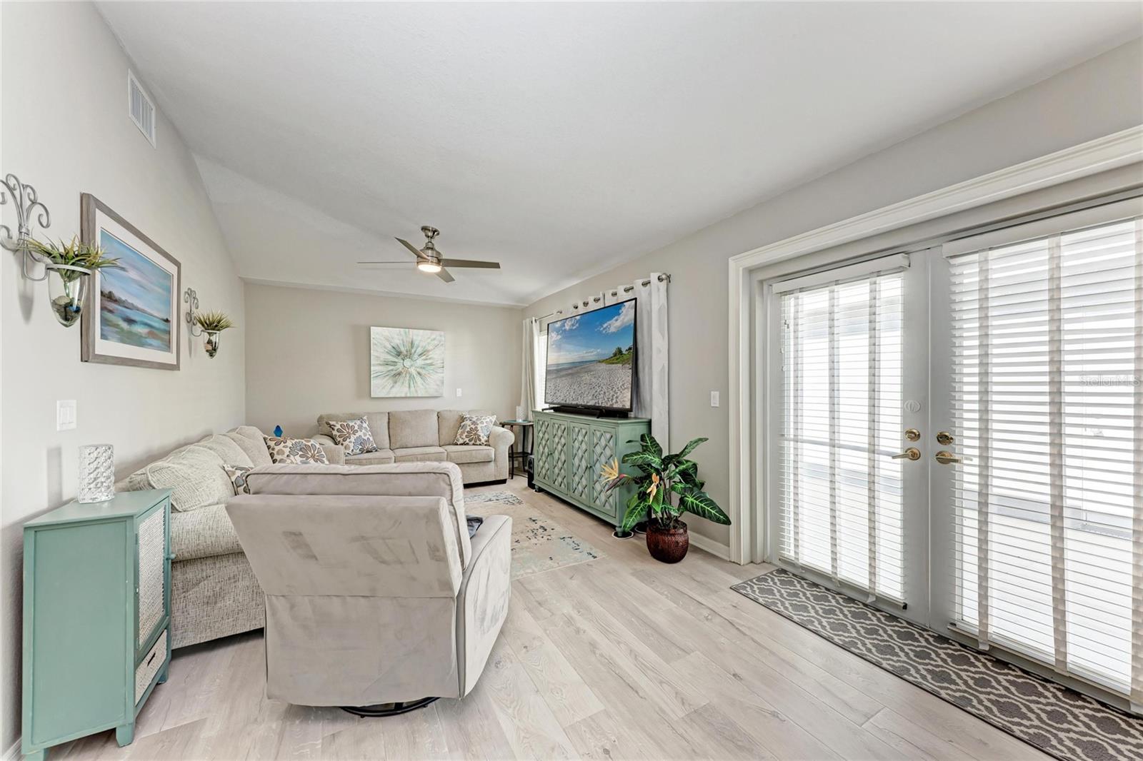 Image 28 of 74 For 5112 26th Avenue W