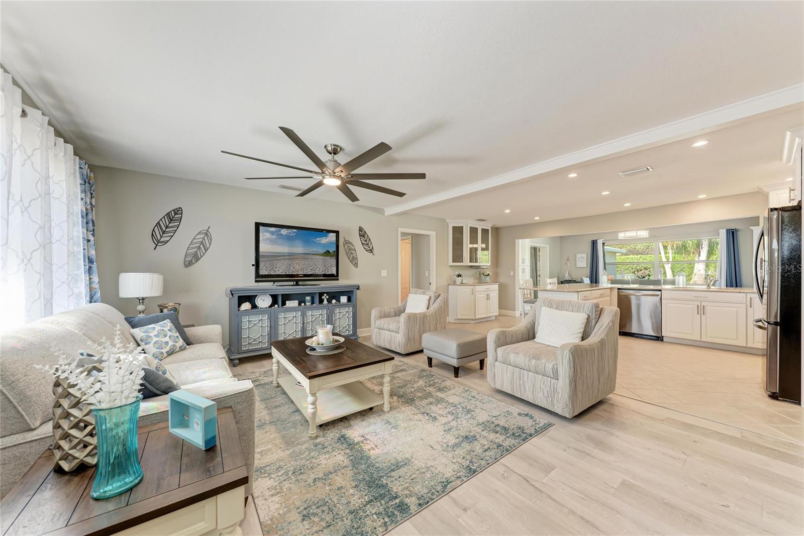 Image 9 of 74 For 5112 26th Avenue W