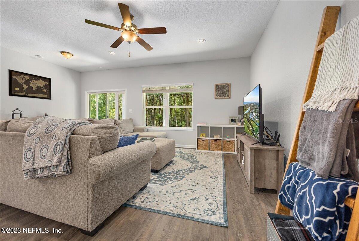 Image 11 of 34 For 5573 Casavedra Court