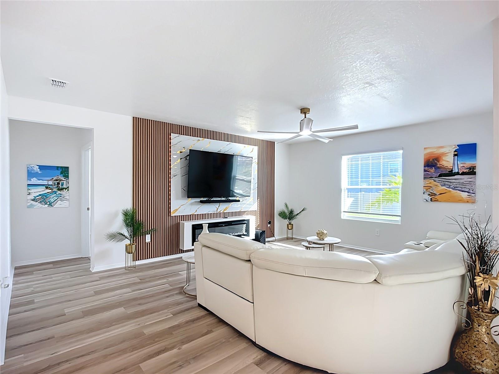 Image 16 of 51 For 13023 Bluff Oak Way