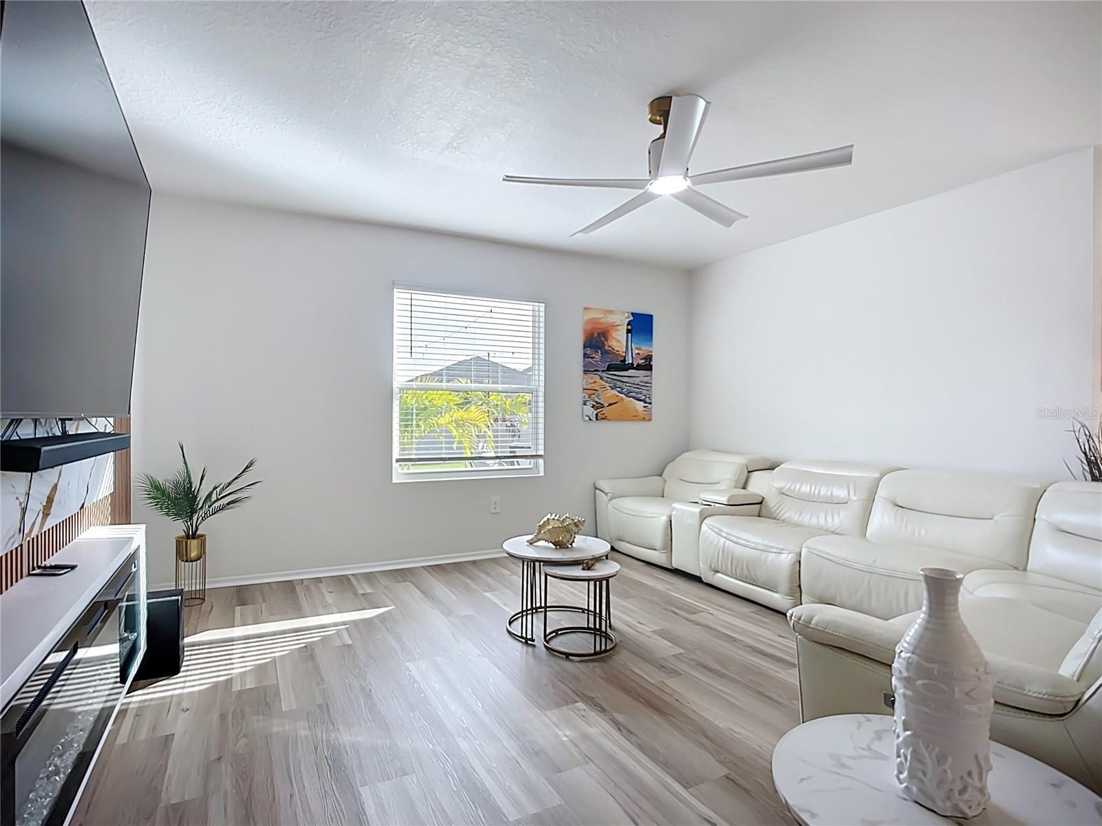 Image 18 of 51 For 13023 Bluff Oak Way