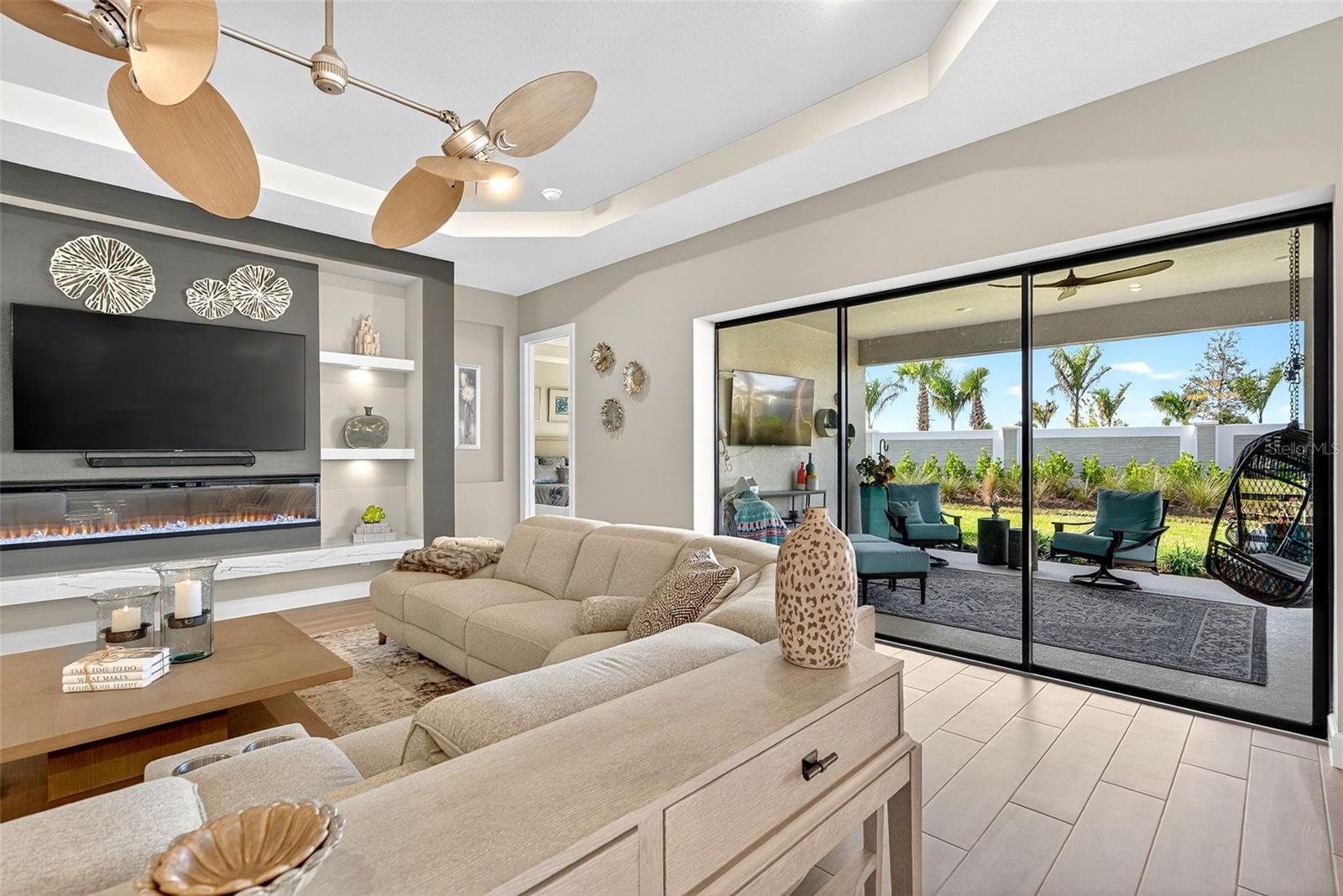 Image 43 of 100 For 3679 Santa Caterina Boulevard