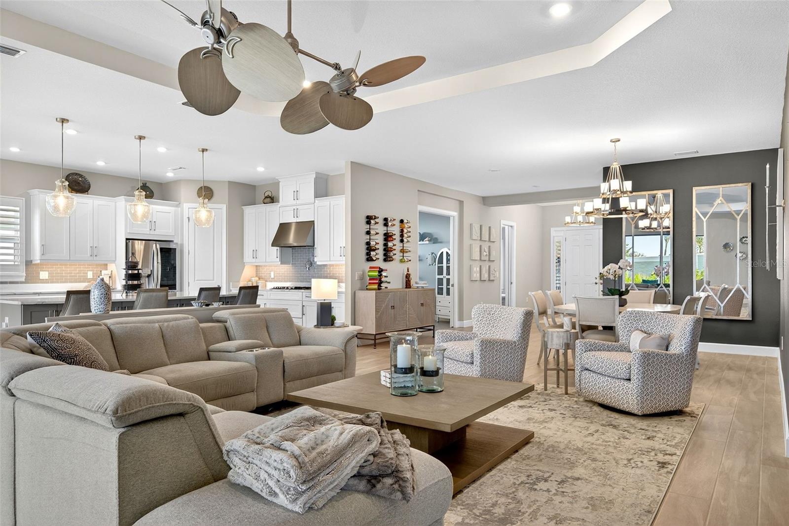 Image 46 of 100 For 3679 Santa Caterina Boulevard