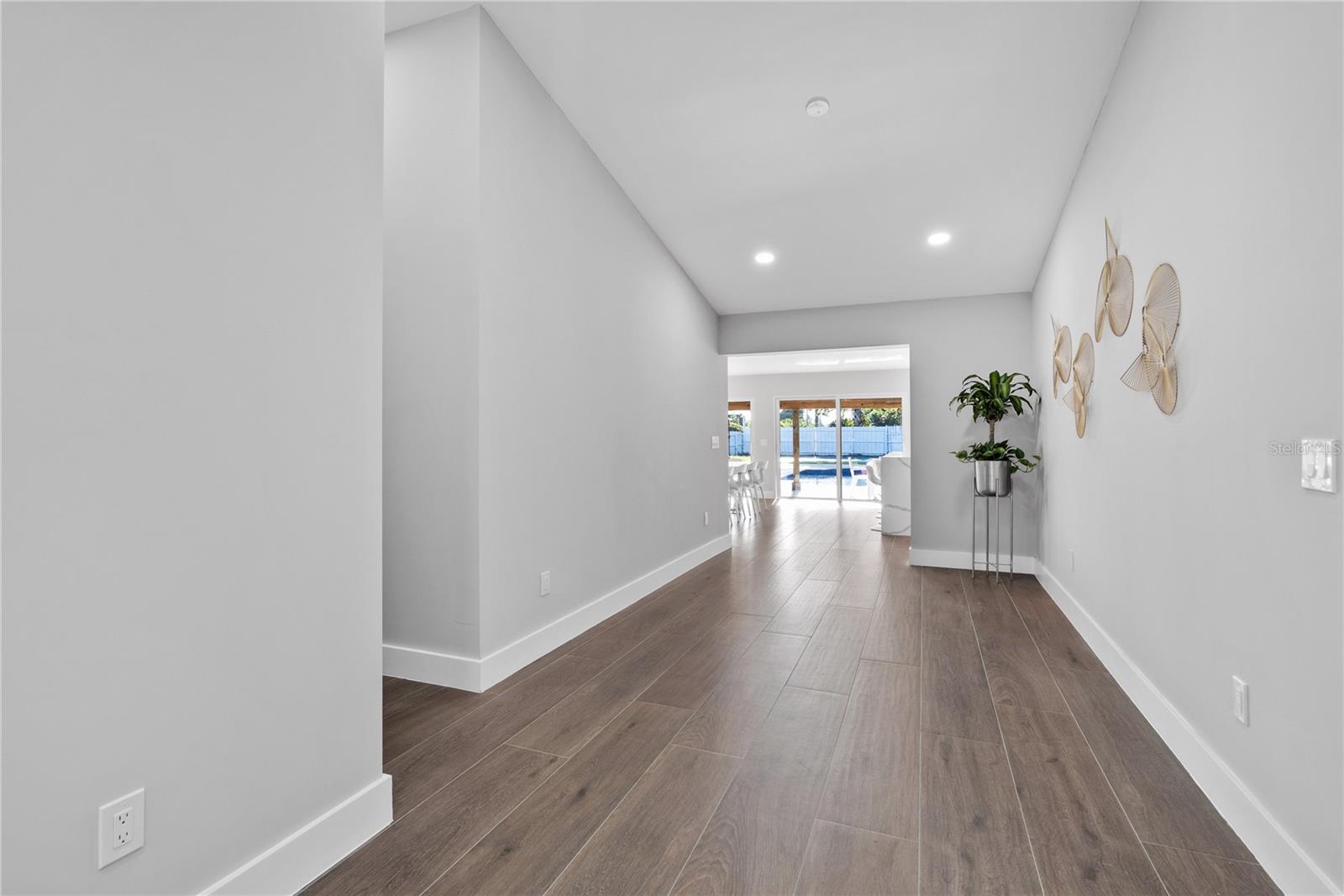 Image 15 of 51 For 483 Florida Mango Road