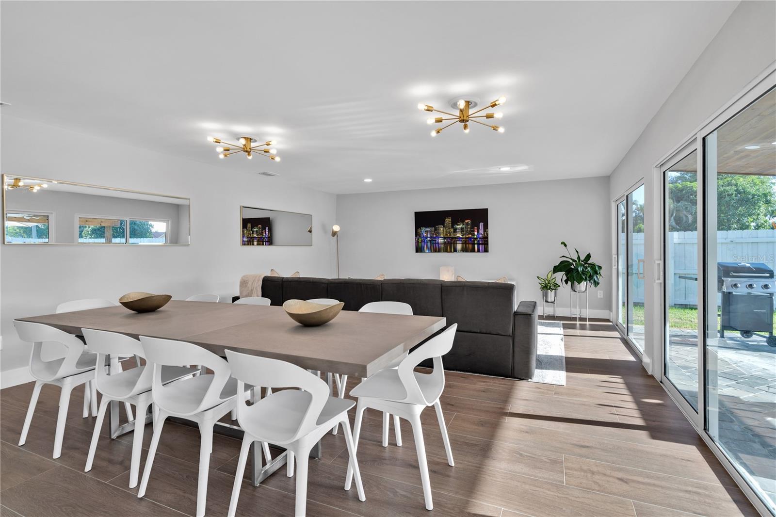 Image 18 of 51 For 483 Florida Mango Road