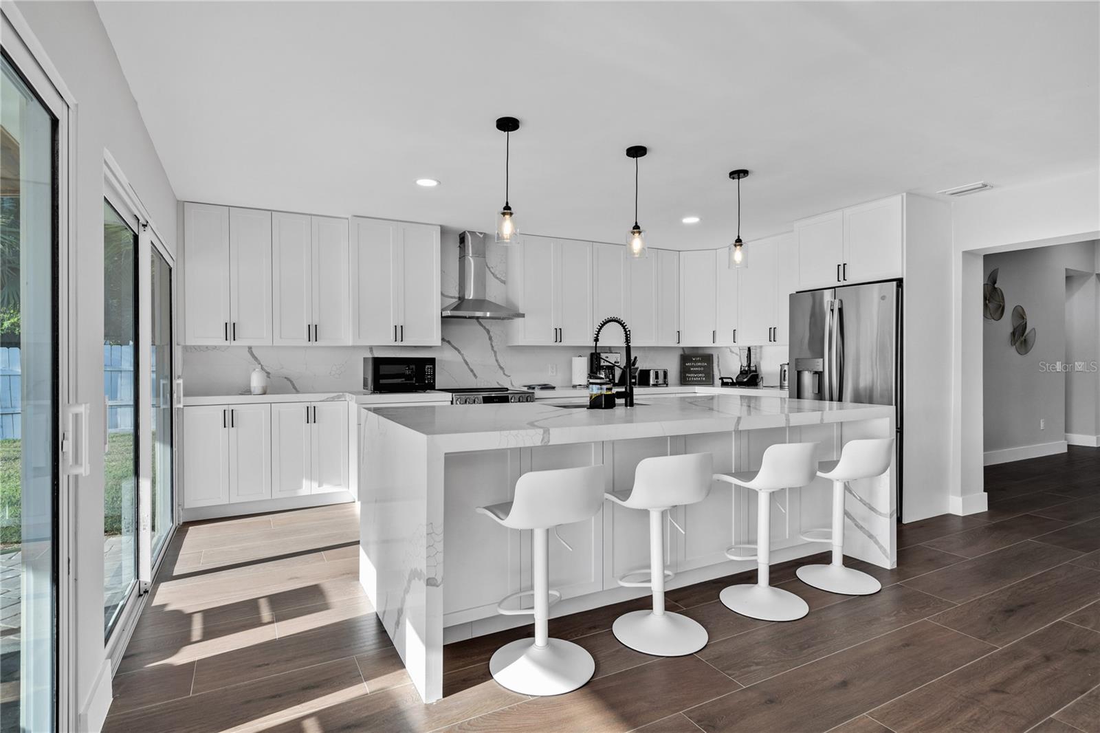 Image 23 of 51 For 483 Florida Mango Road