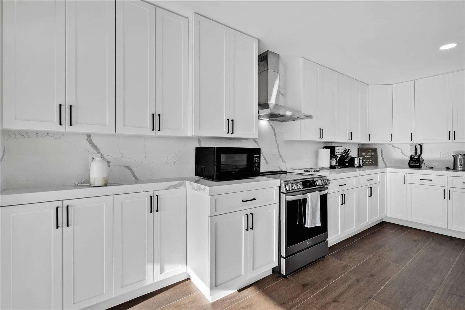 Image 24 of 51 For 483 Florida Mango Road