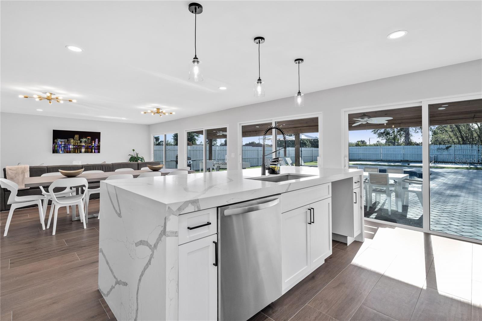 Image 25 of 51 For 483 Florida Mango Road