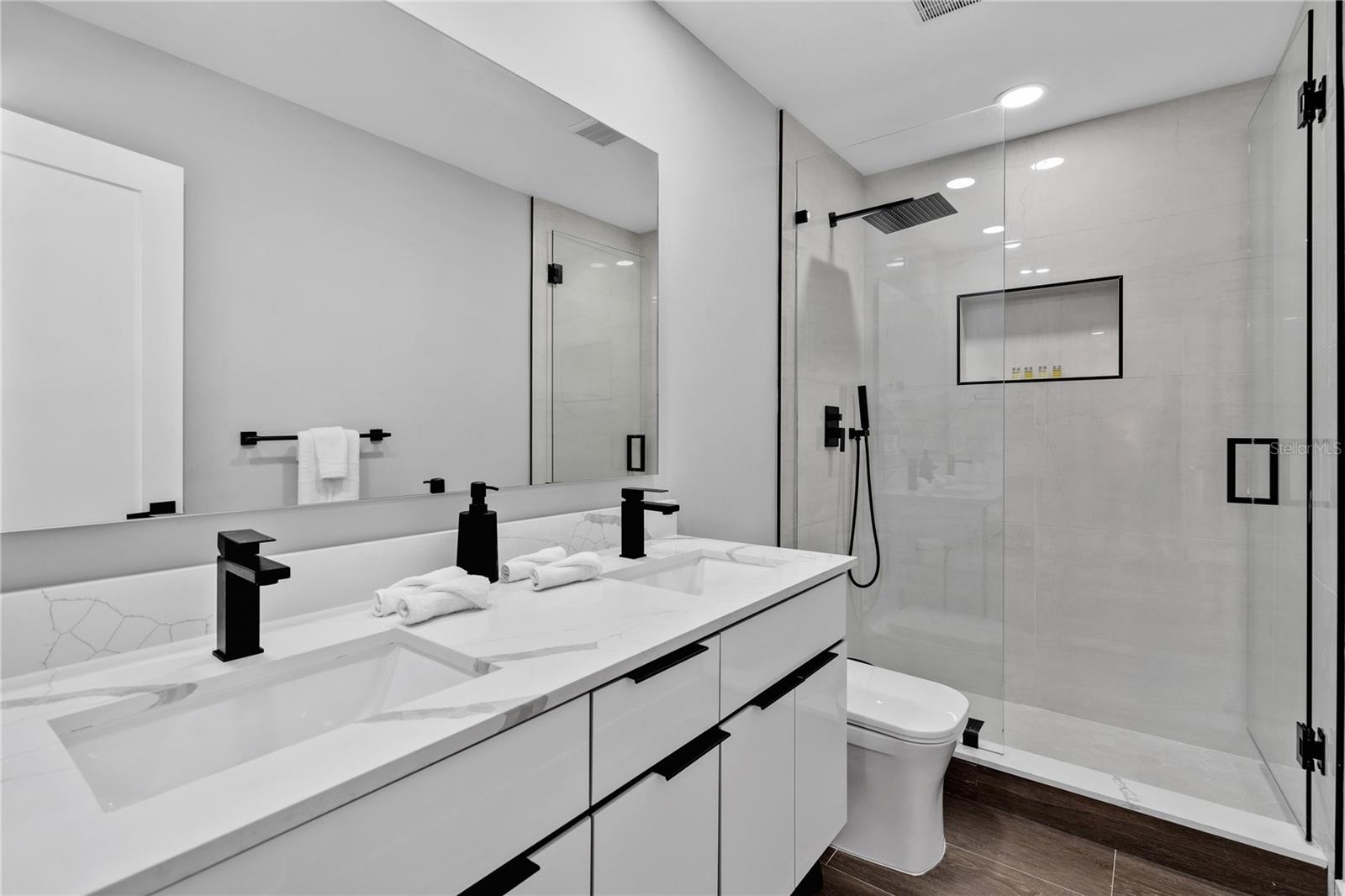 Image 34 of 51 For 483 Florida Mango Road