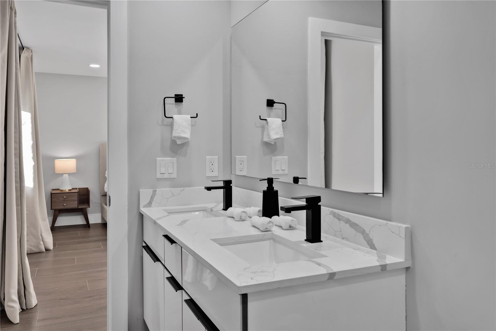 Image 35 of 51 For 483 Florida Mango Road