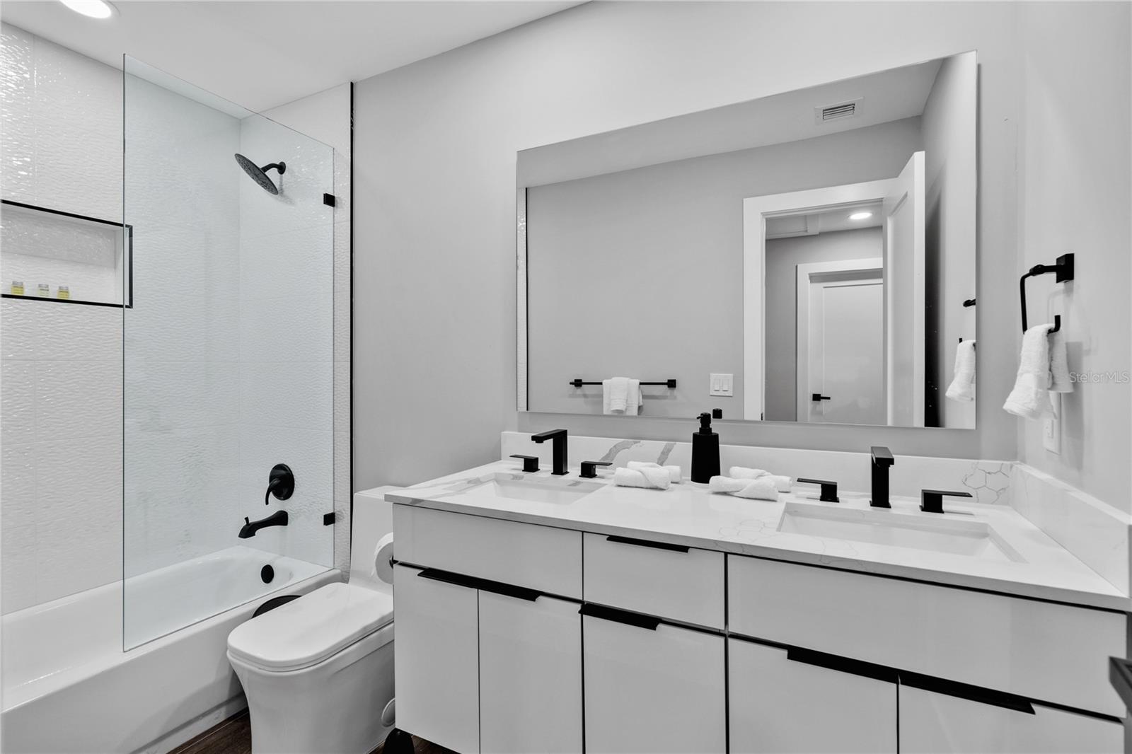 Image 36 of 51 For 483 Florida Mango Road