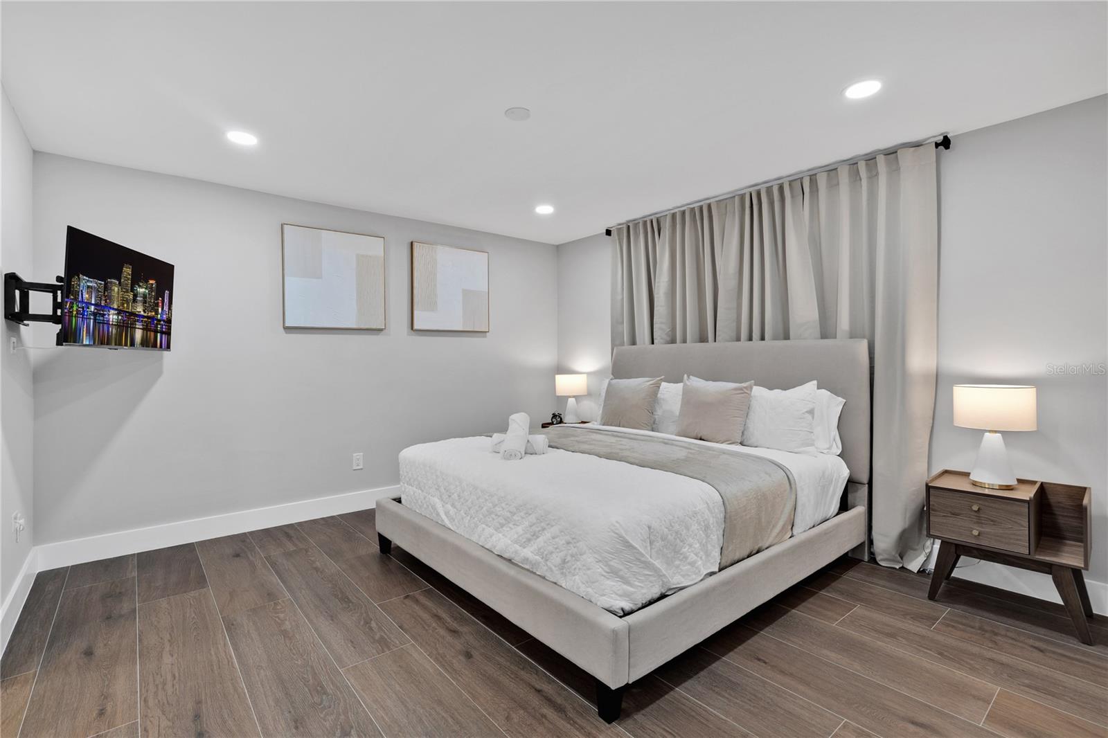 Image 38 of 51 For 483 Florida Mango Road