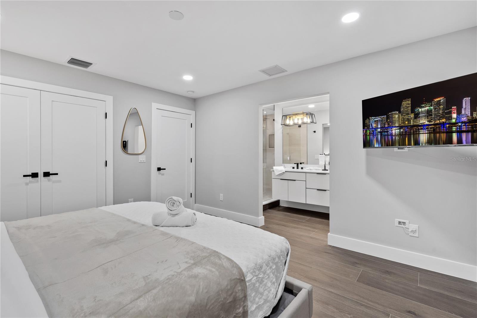 Image 40 of 51 For 483 Florida Mango Road