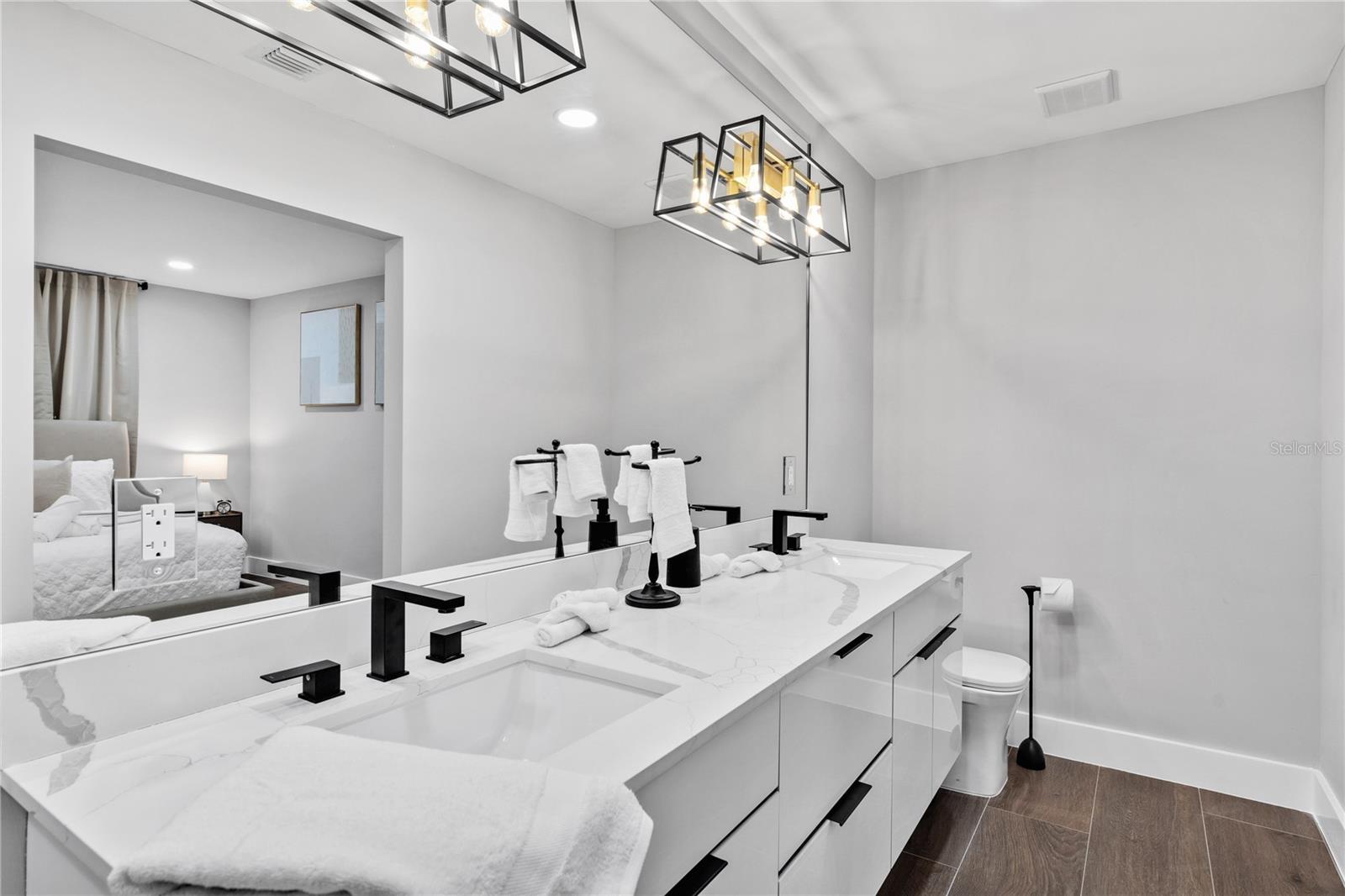 Image 42 of 51 For 483 Florida Mango Road