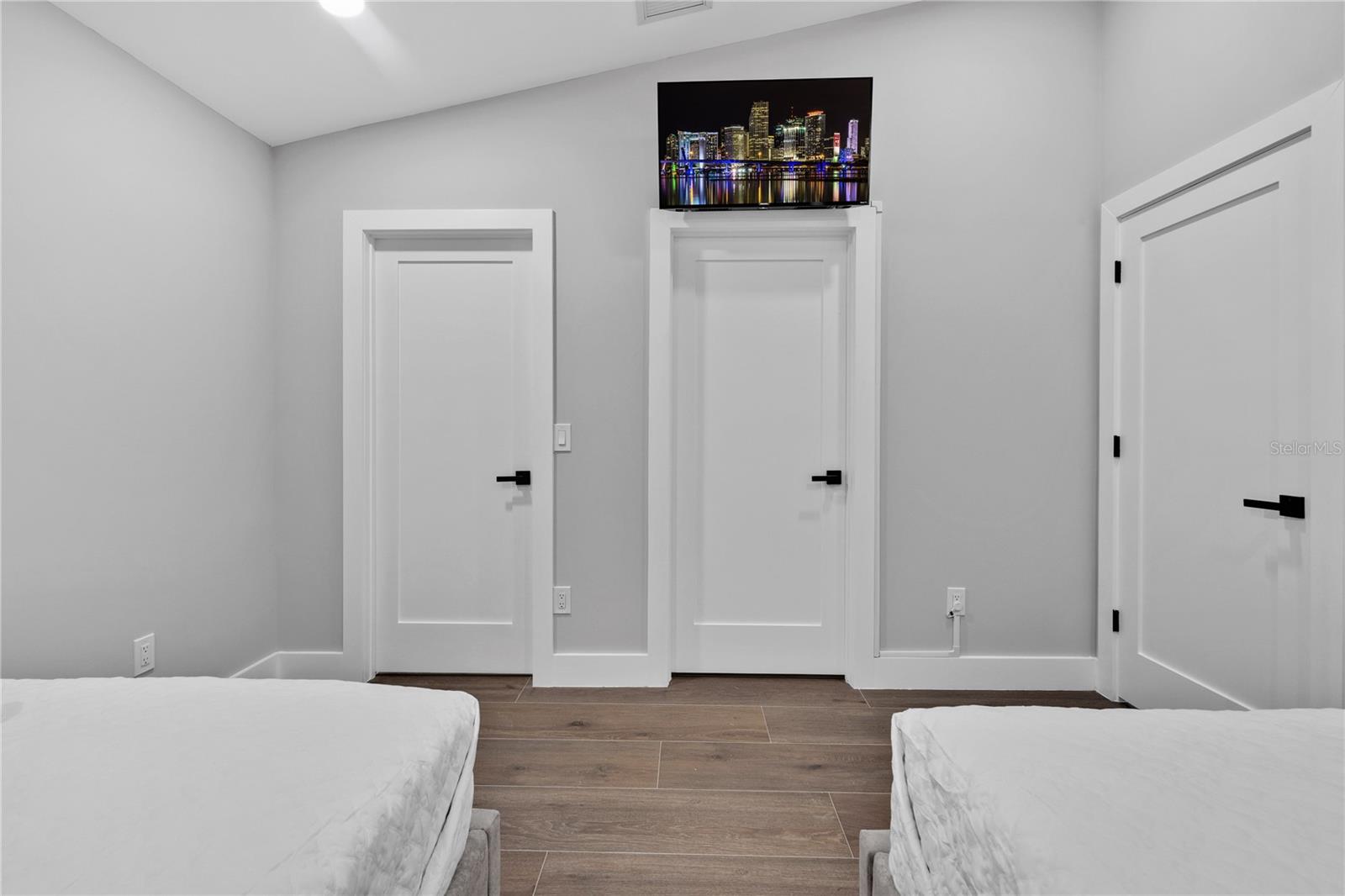 Image 44 of 51 For 483 Florida Mango Road