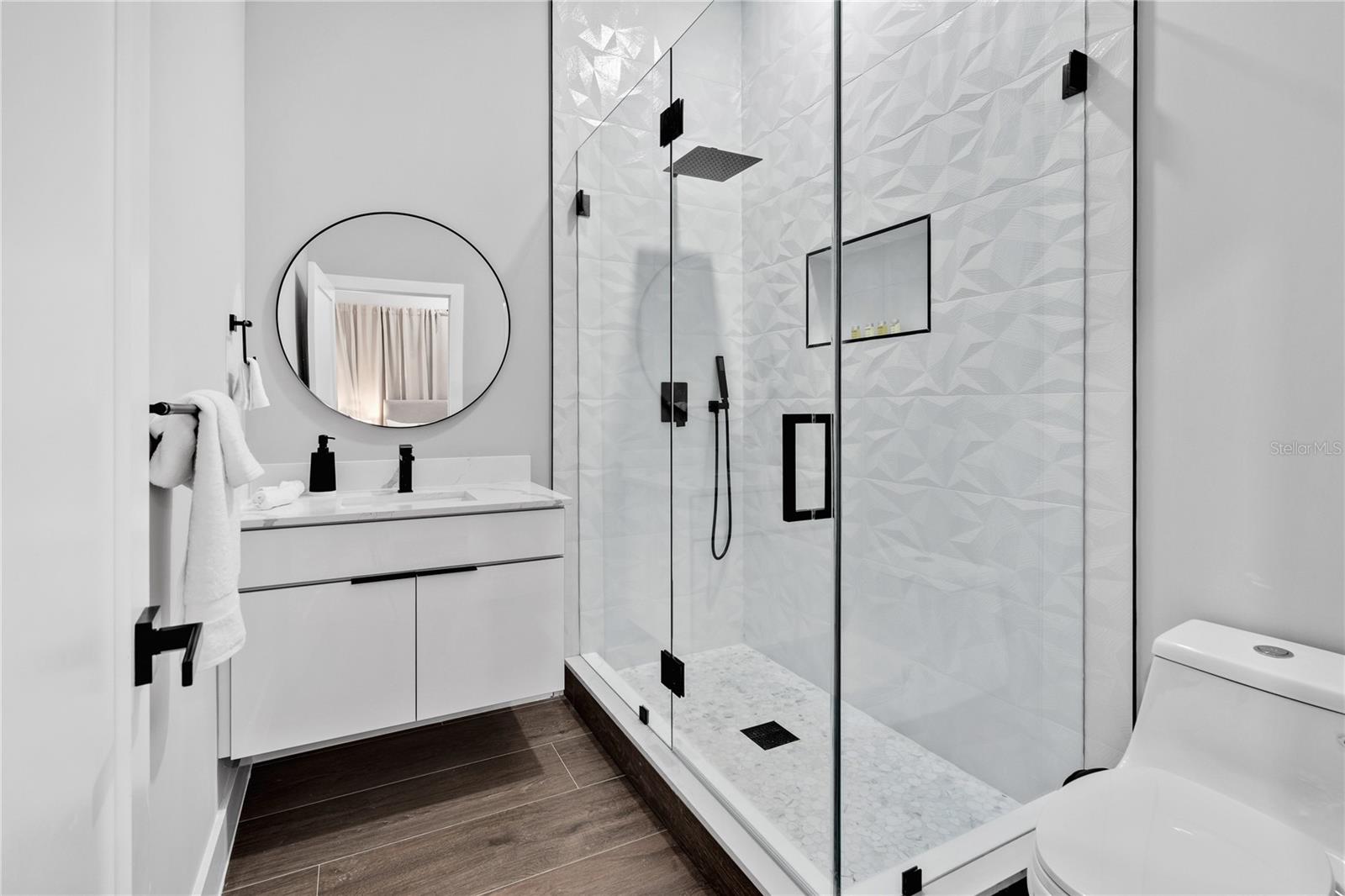 Image 45 of 51 For 483 Florida Mango Road