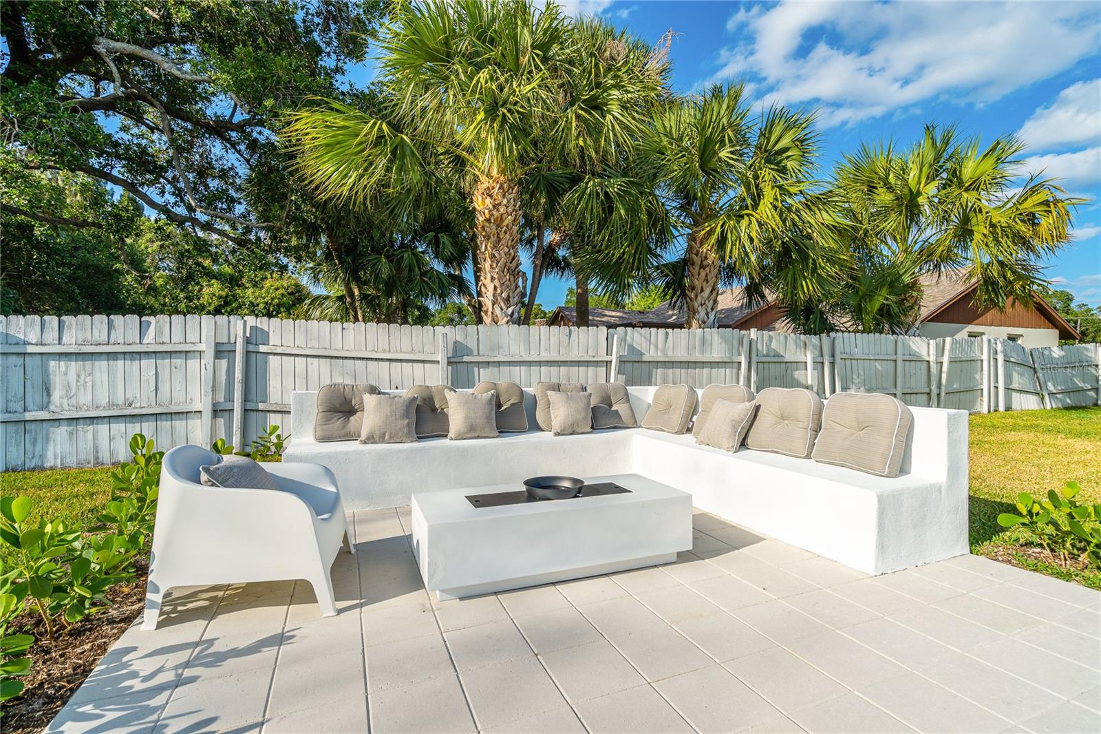 Image 6 of 51 For 483 Florida Mango Road