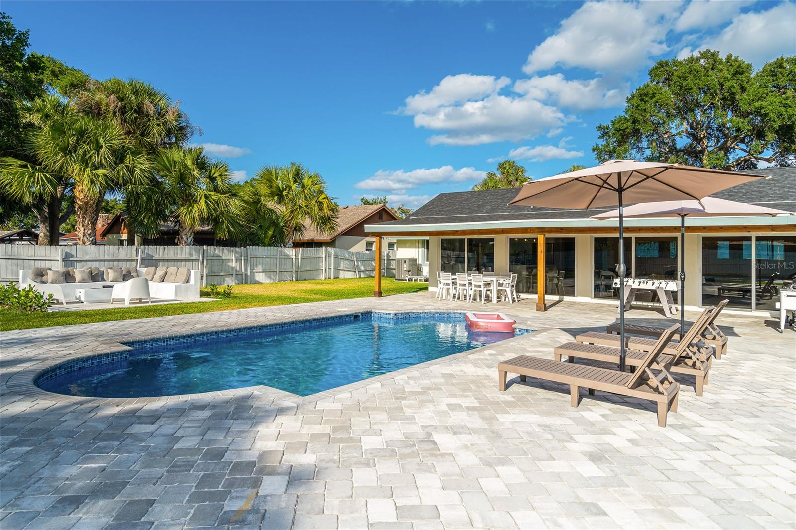 Image 7 of 51 For 483 Florida Mango Road