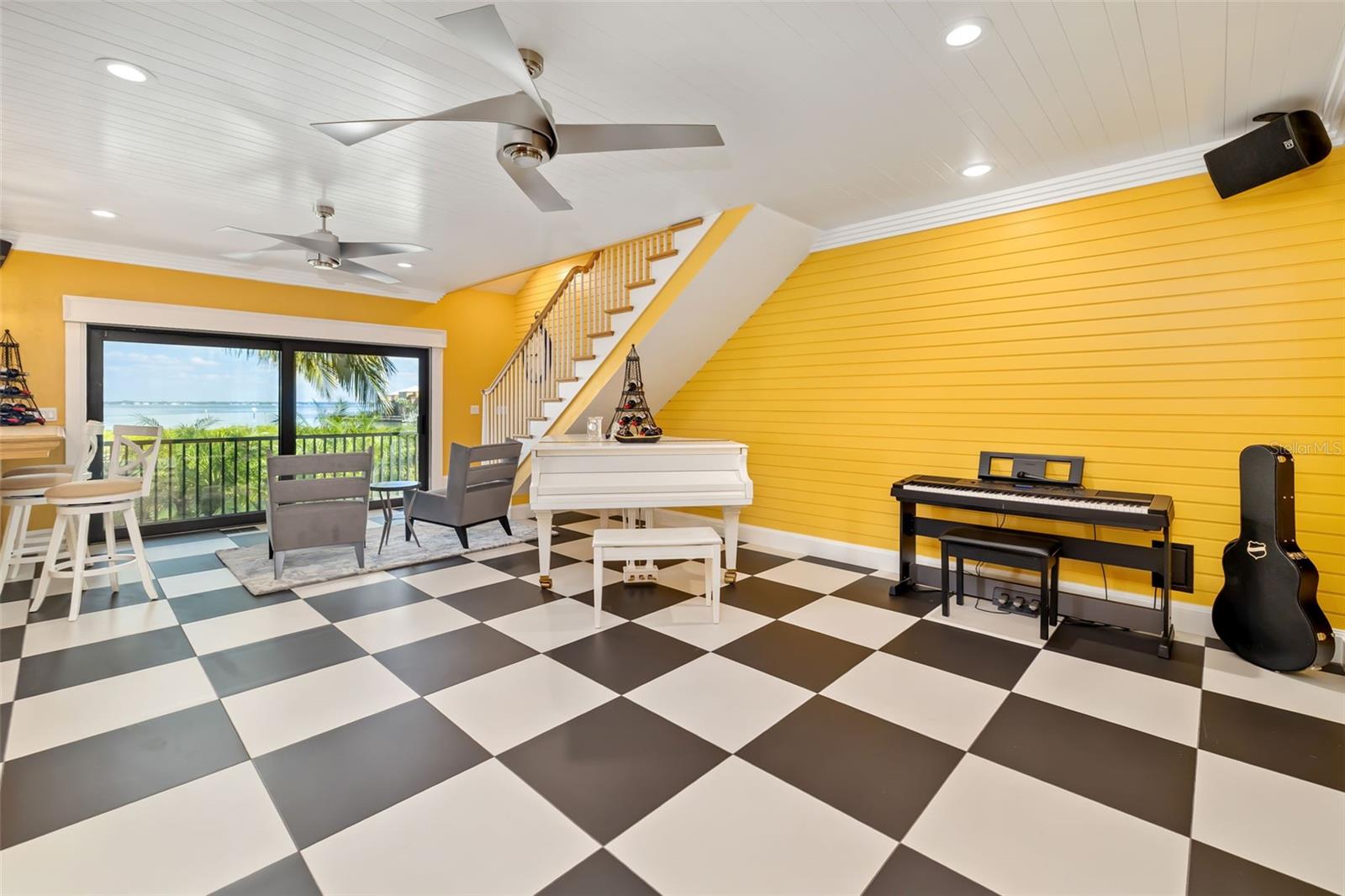 Image 12 of 95 For 560 Harbor Cove Circle