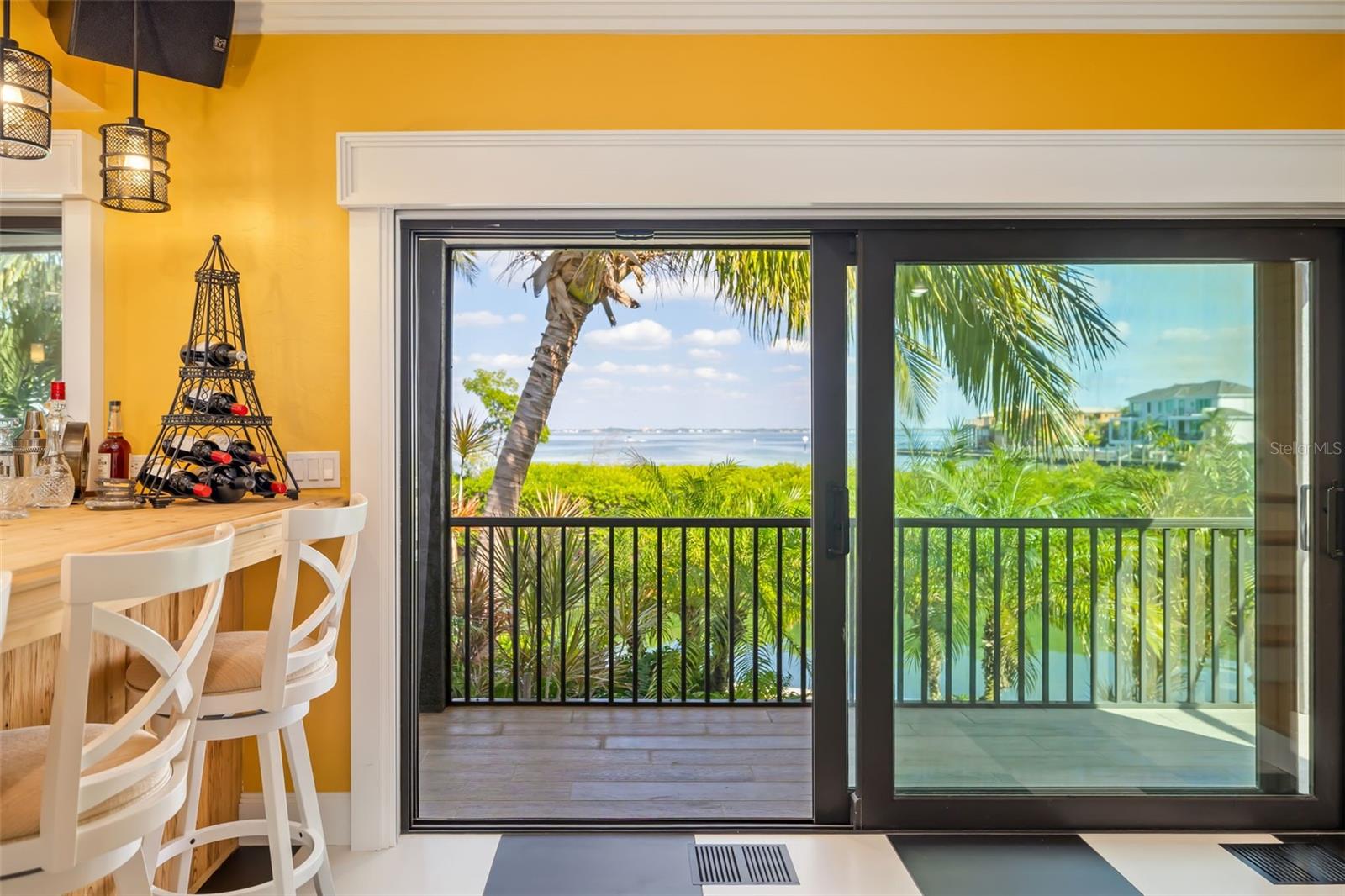 Image 15 of 95 For 560 Harbor Cove Circle