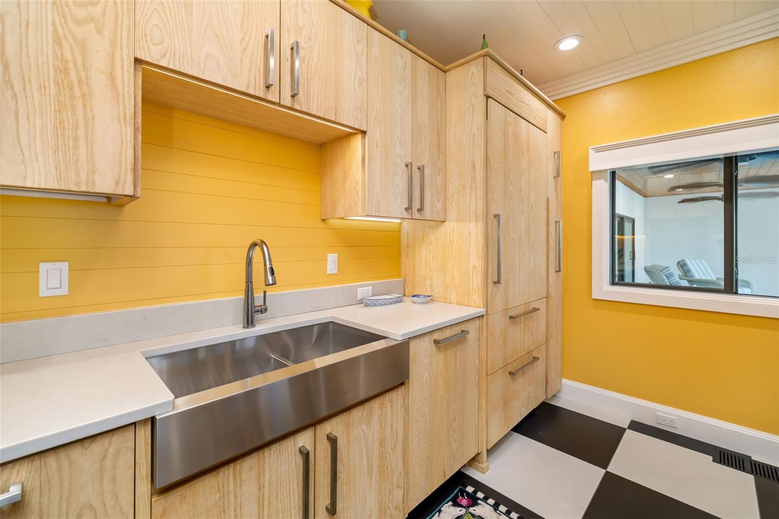 Image 20 of 95 For 560 Harbor Cove Circle