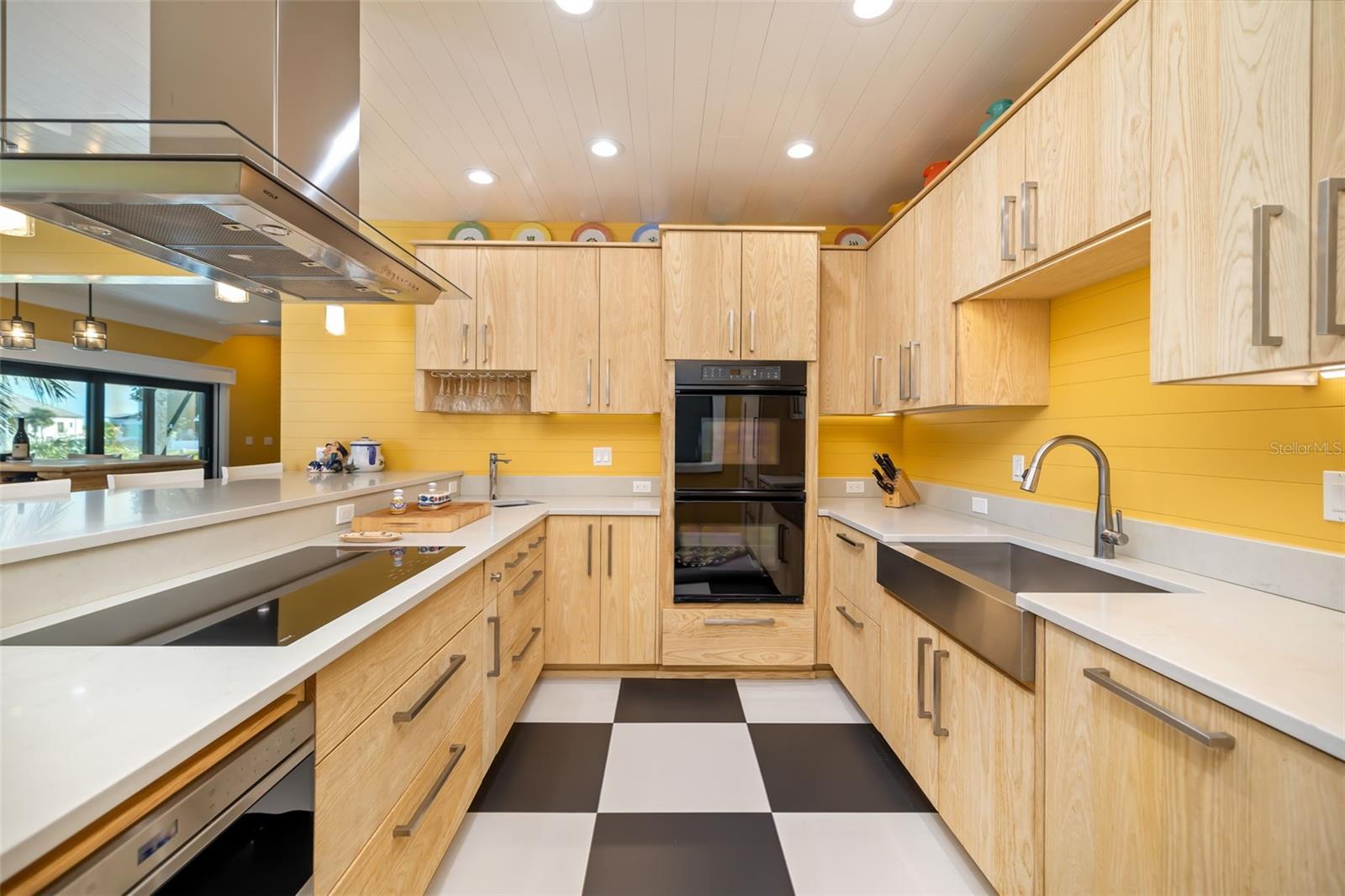 Image 21 of 95 For 560 Harbor Cove Circle