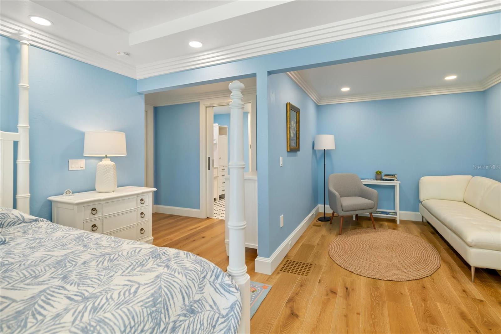 Image 29 of 95 For 560 Harbor Cove Circle