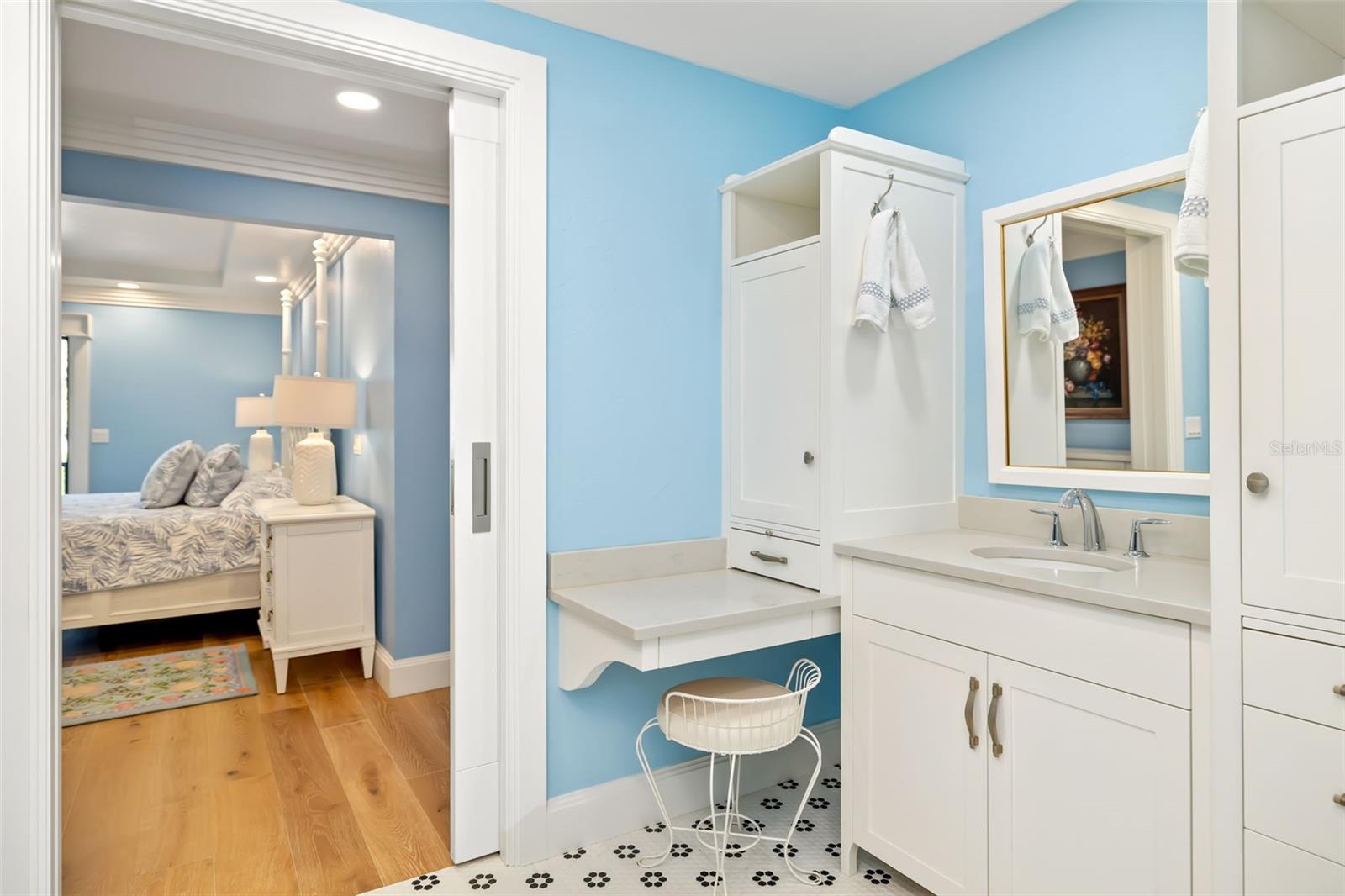 Image 31 of 95 For 560 Harbor Cove Circle