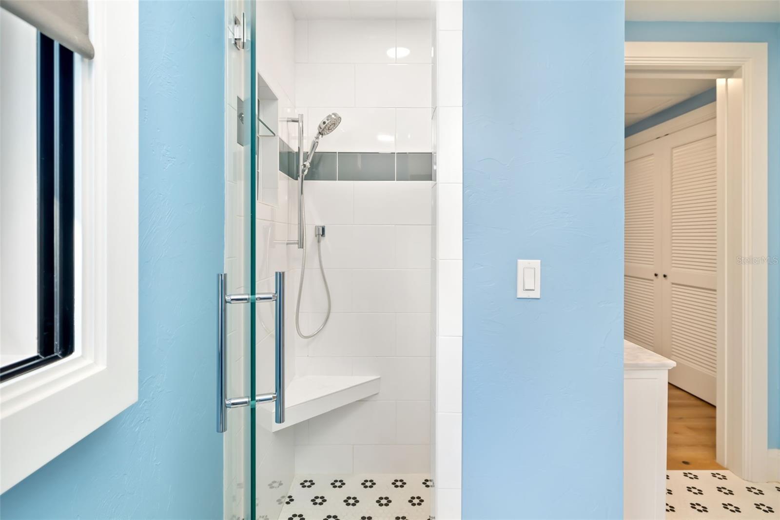 Image 35 of 95 For 560 Harbor Cove Circle