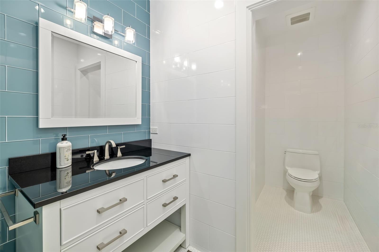 Image 39 of 95 For 560 Harbor Cove Circle