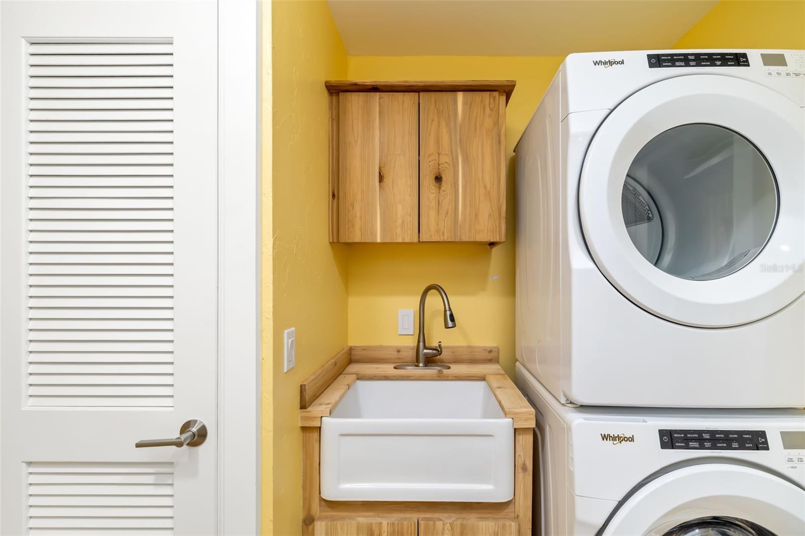 Image 42 of 95 For 560 Harbor Cove Circle