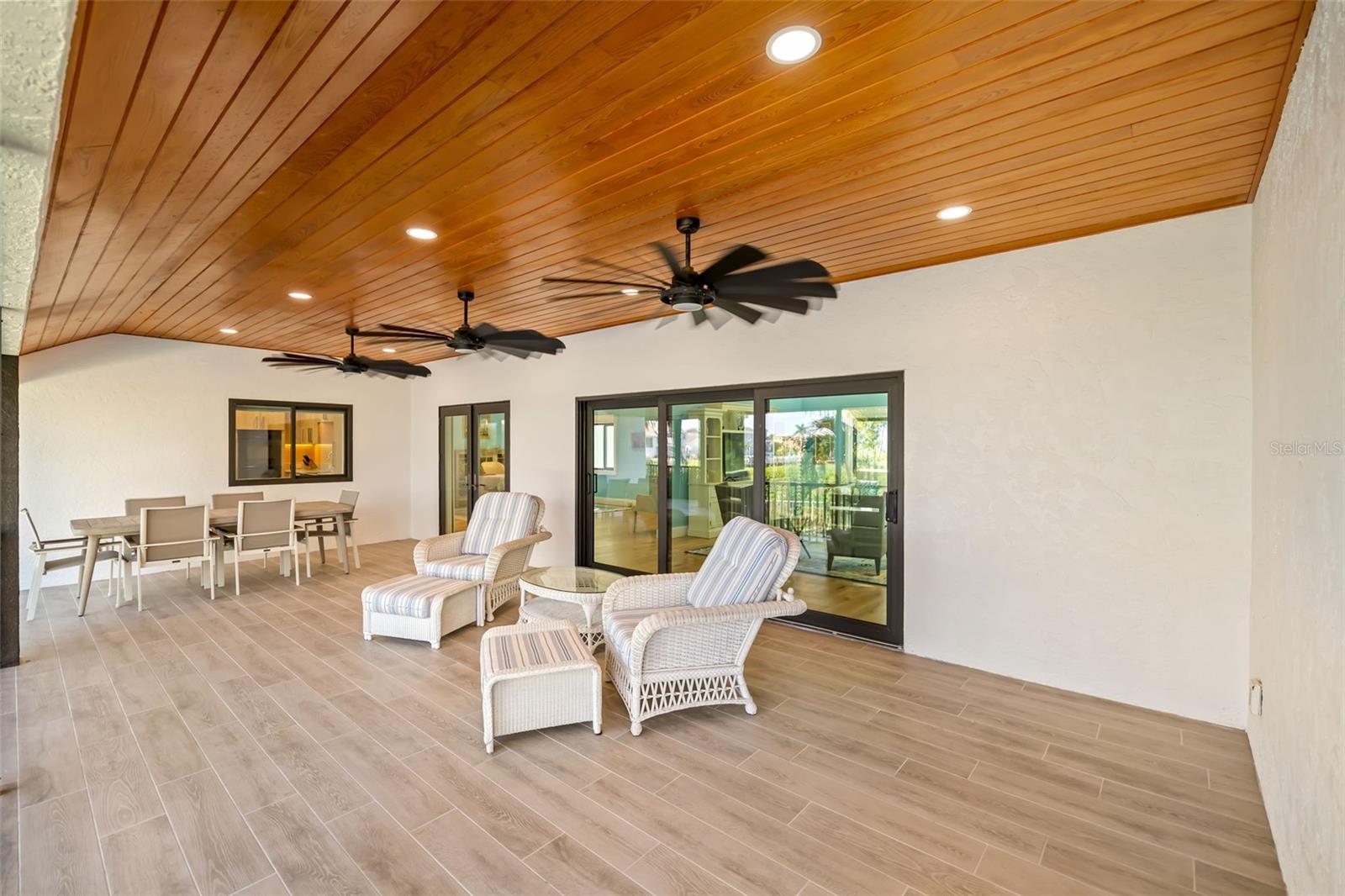 Image 54 of 95 For 560 Harbor Cove Circle