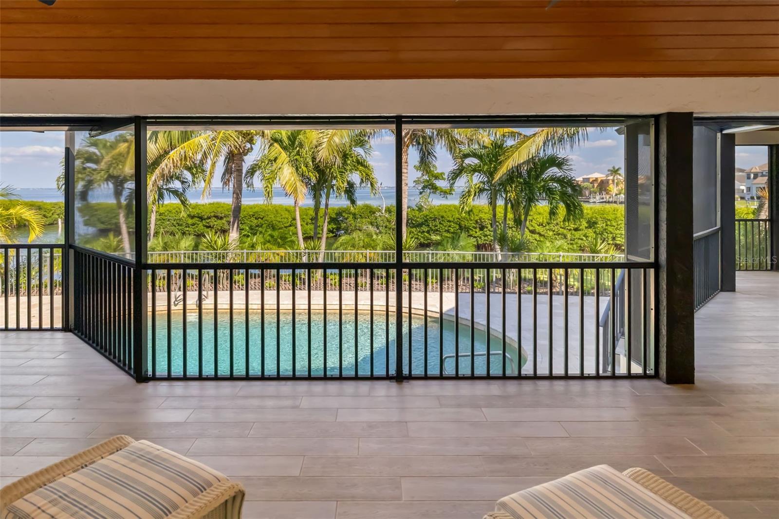 Image 57 of 95 For 560 Harbor Cove Circle