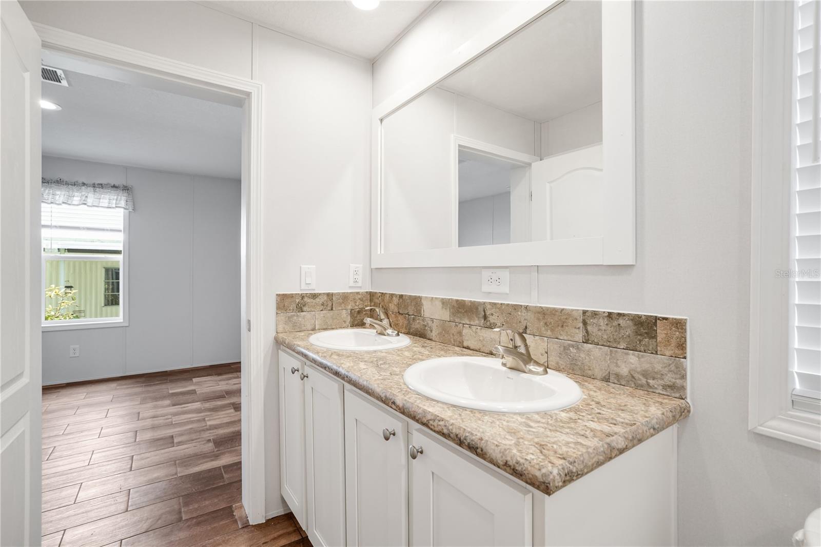 Image 22 of 54 For 538 Fleetwood Street