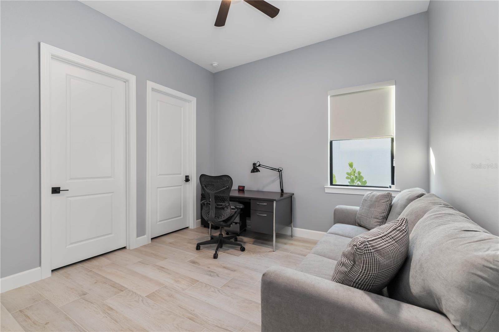 Image 12 of 66 For 6075 Sawgrass Lake Court