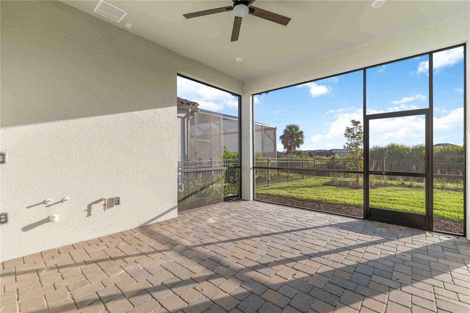 Image 14 of 66 For 6075 Sawgrass Lake Court