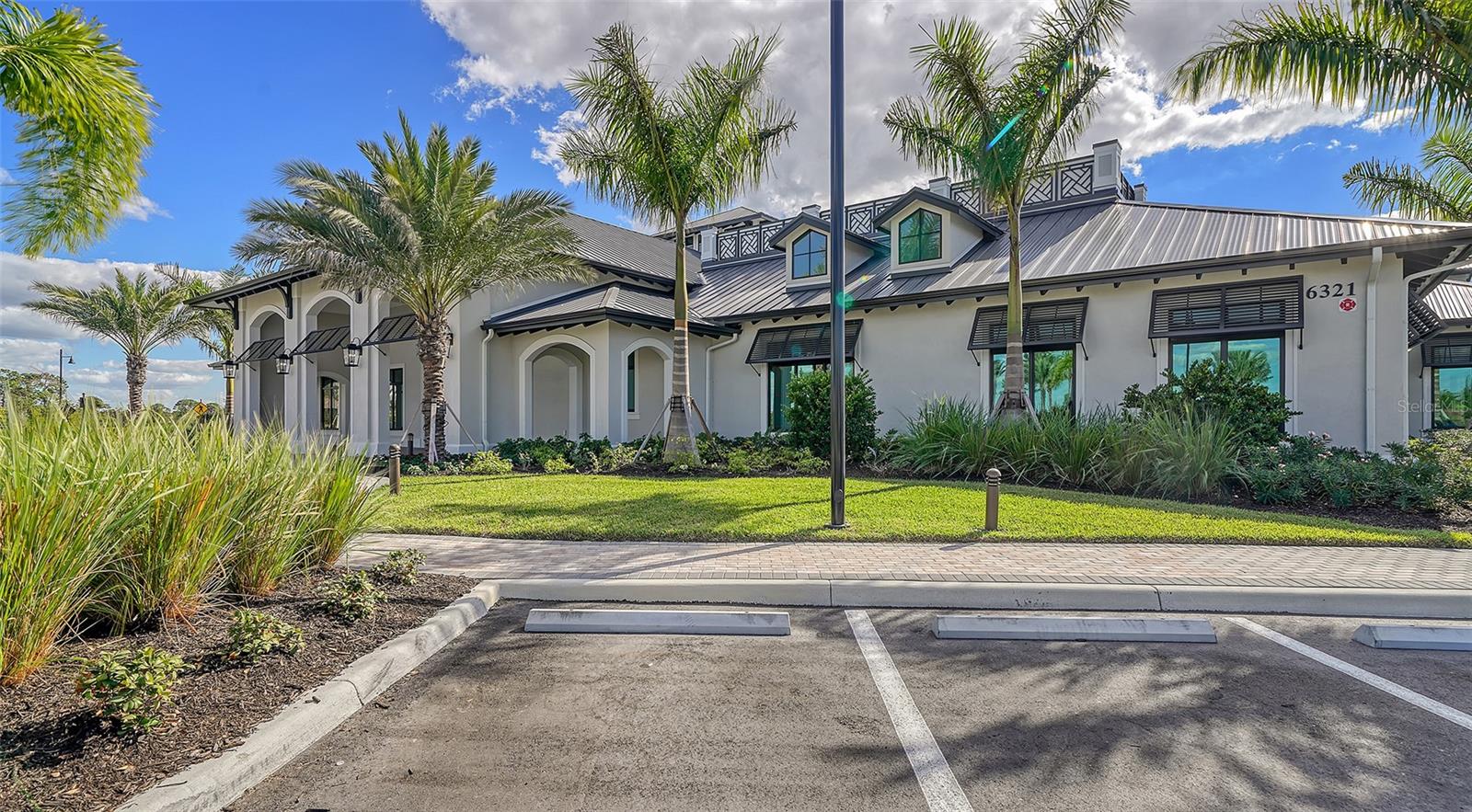 Image 24 of 66 For 6075 Sawgrass Lake Court