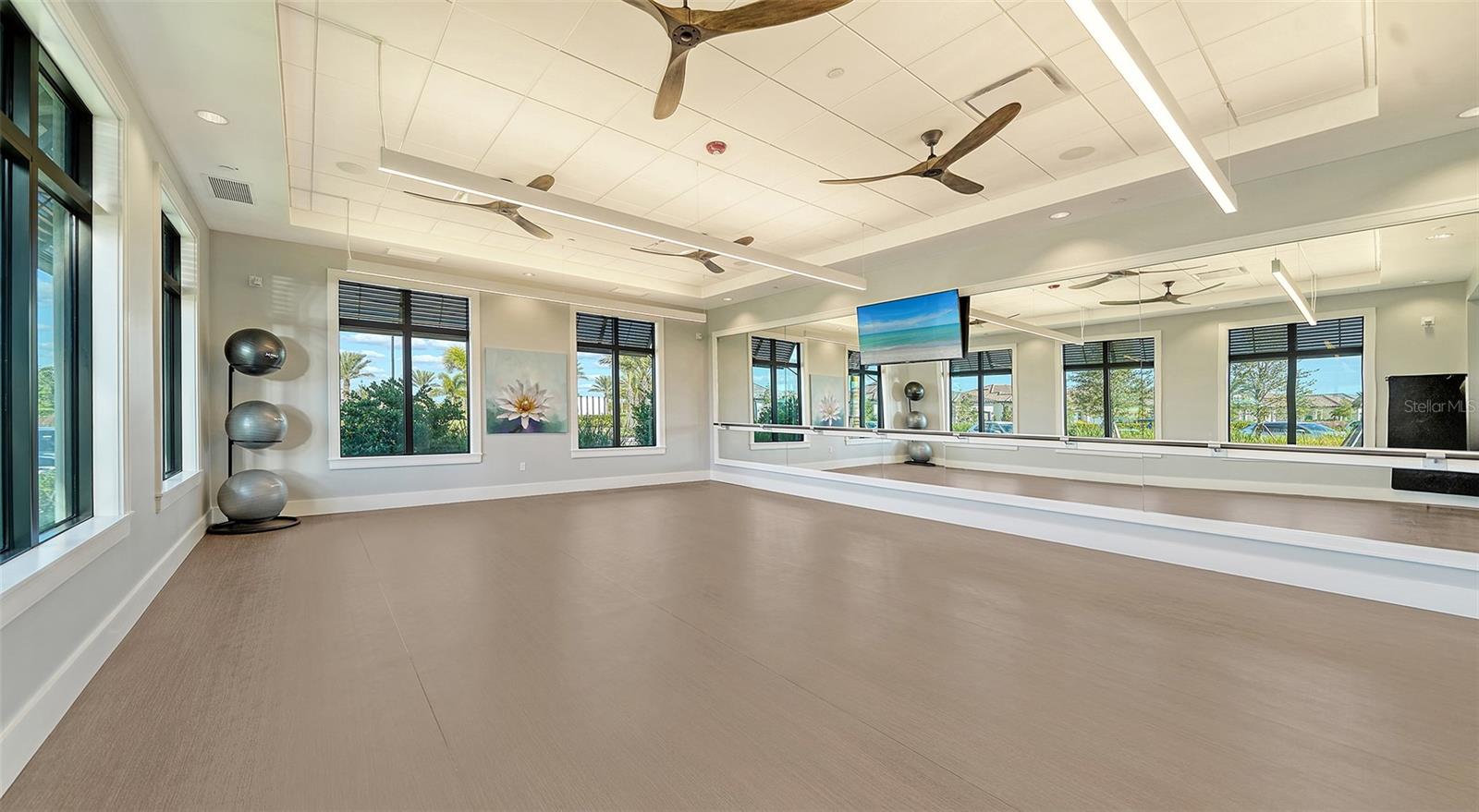 Image 42 of 66 For 6075 Sawgrass Lake Court