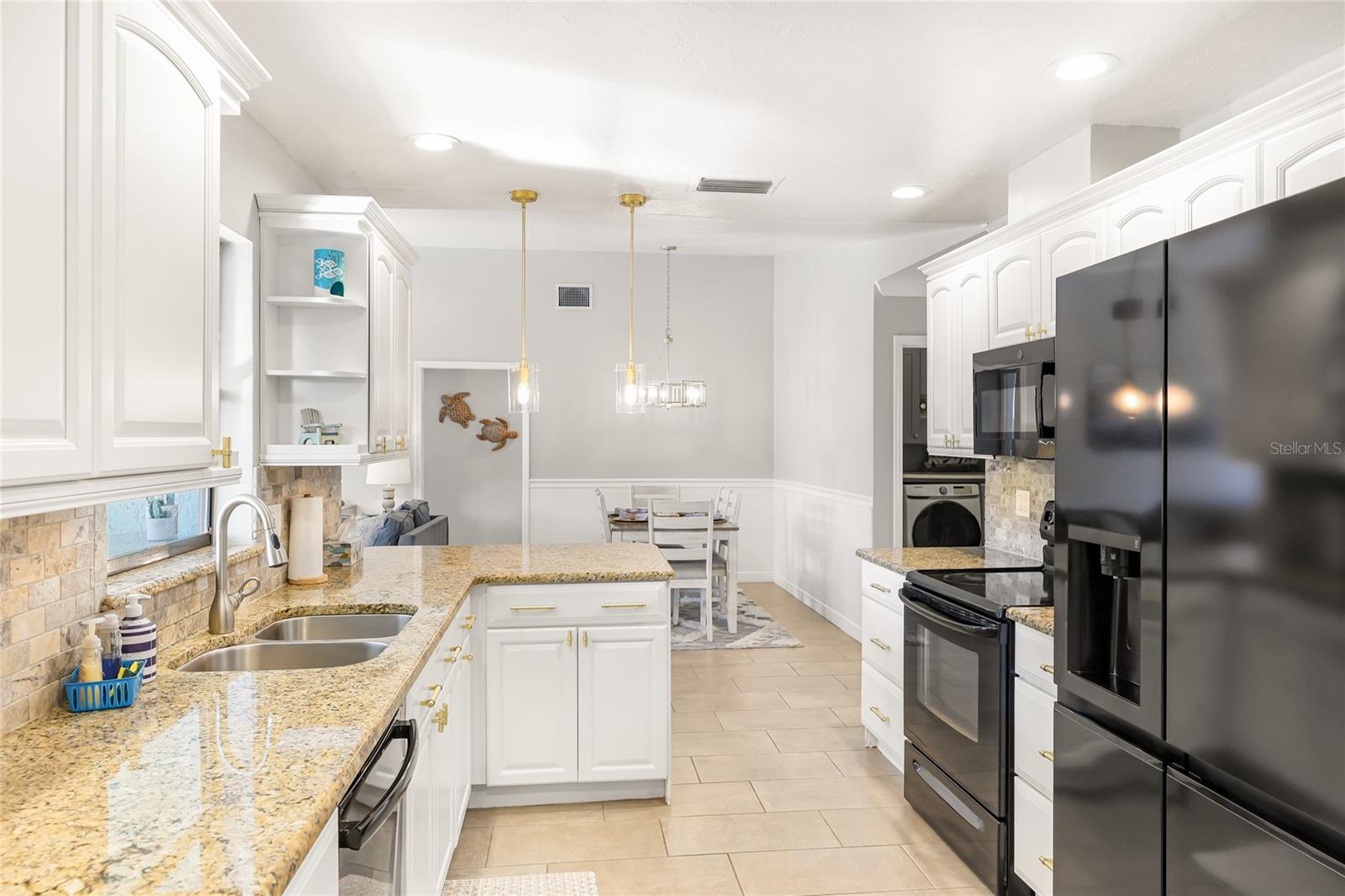 Image 13 of 37 For 6905 22nd Avenue W