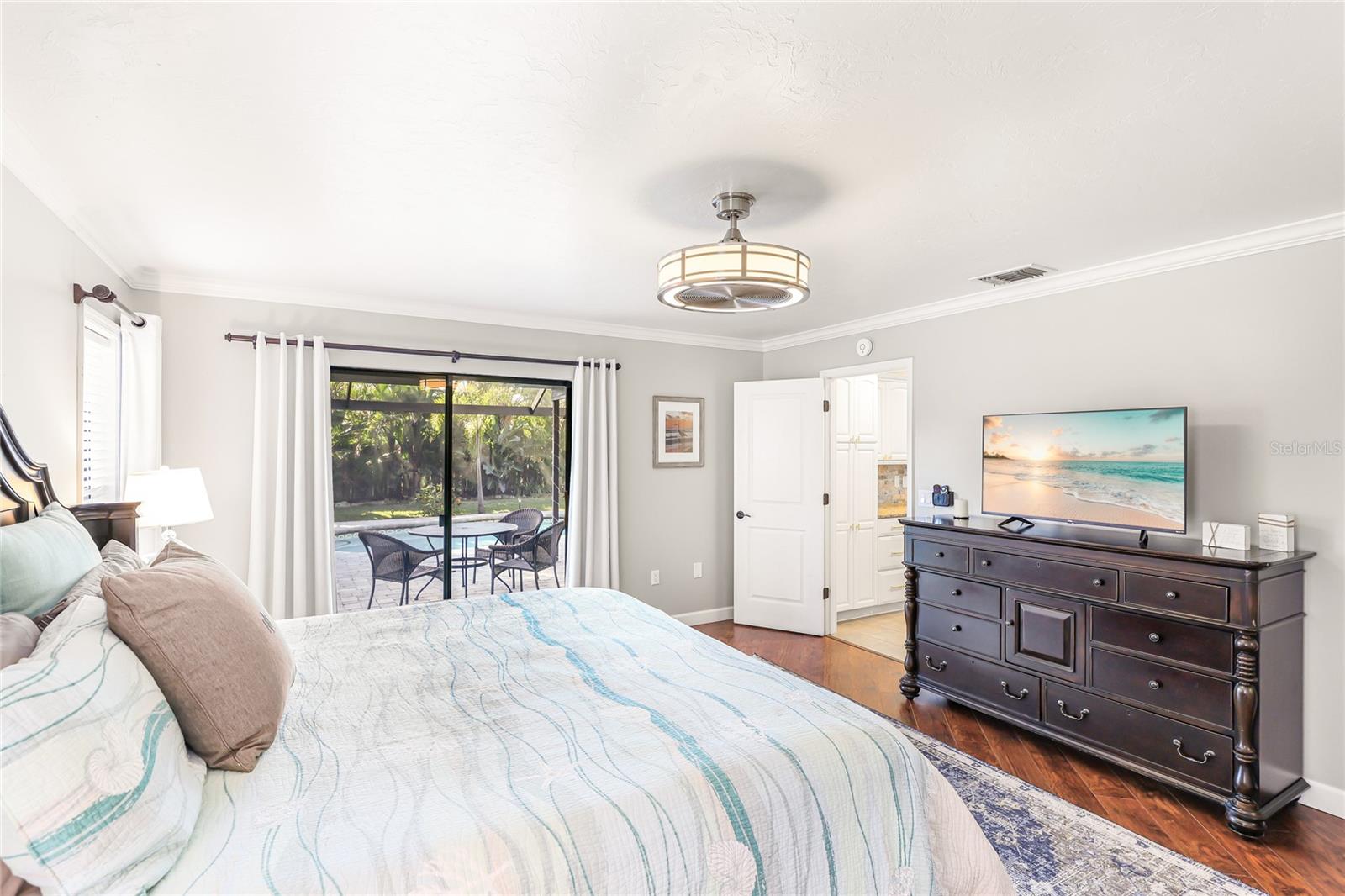 Image 15 of 37 For 6905 22nd Avenue W