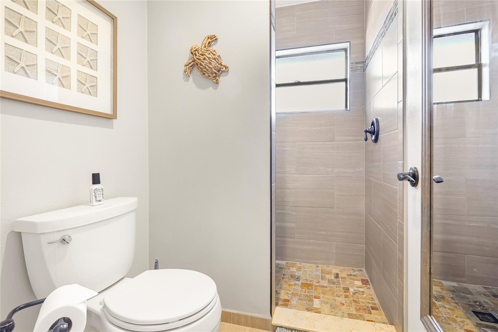 Image 18 of 37 For 6905 22nd Avenue W