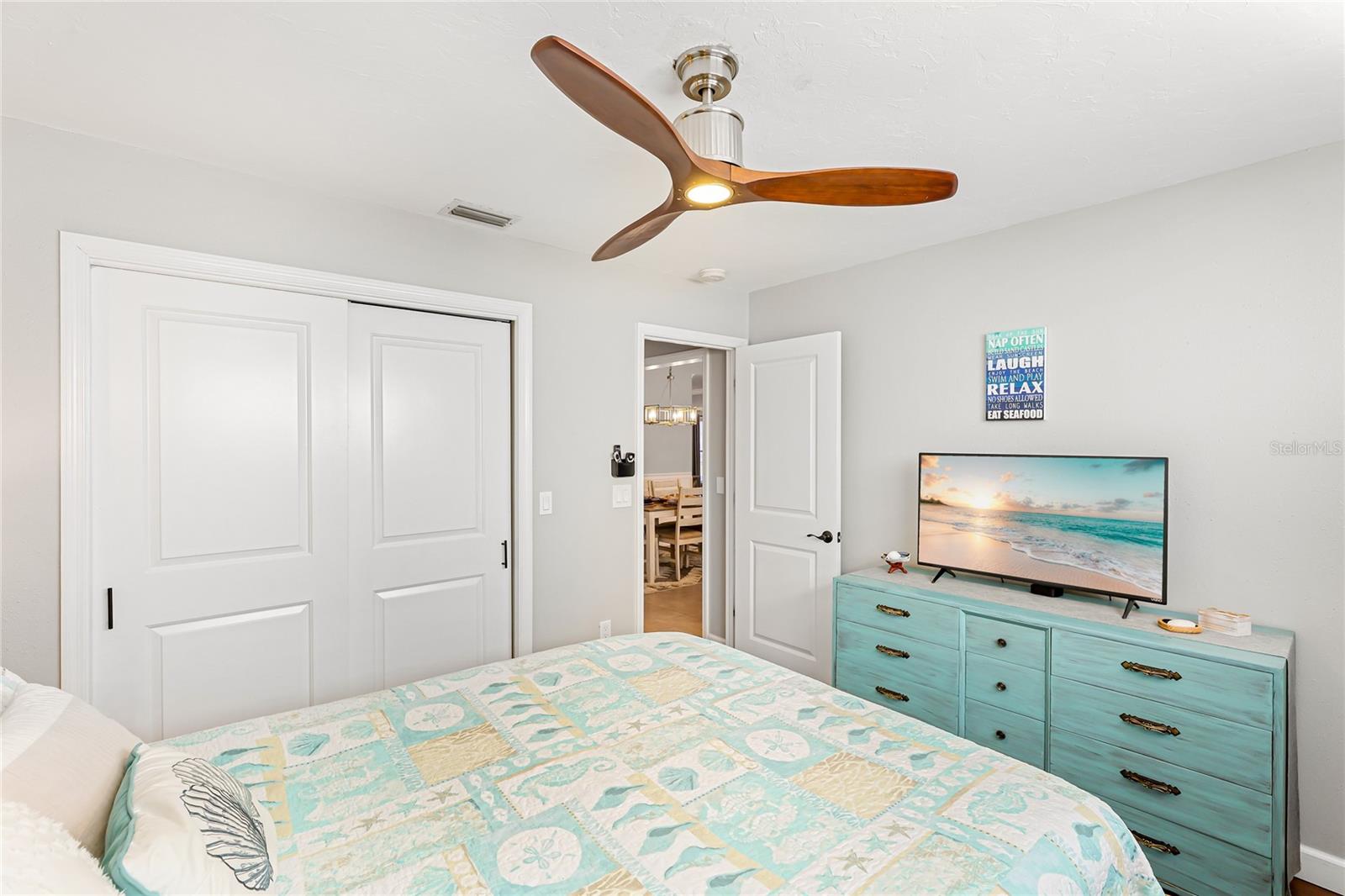 Image 20 of 37 For 6905 22nd Avenue W