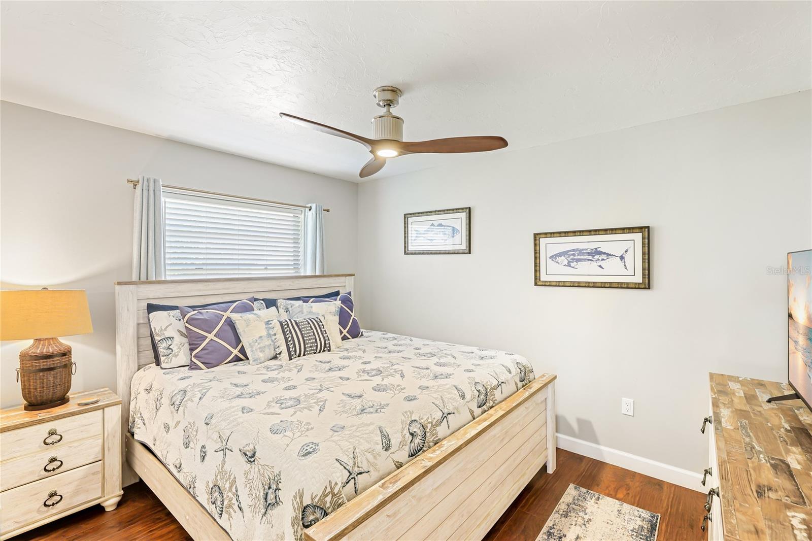 Image 22 of 37 For 6905 22nd Avenue W