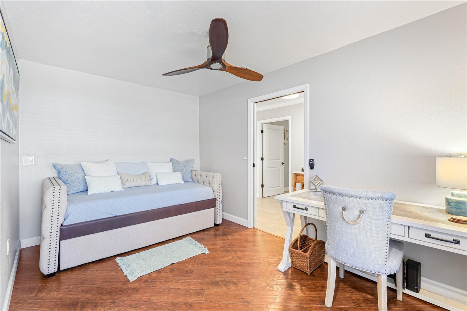 Image 25 of 37 For 6905 22nd Avenue W